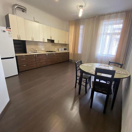 Afina Aparthotel Odessa Buitenkant foto