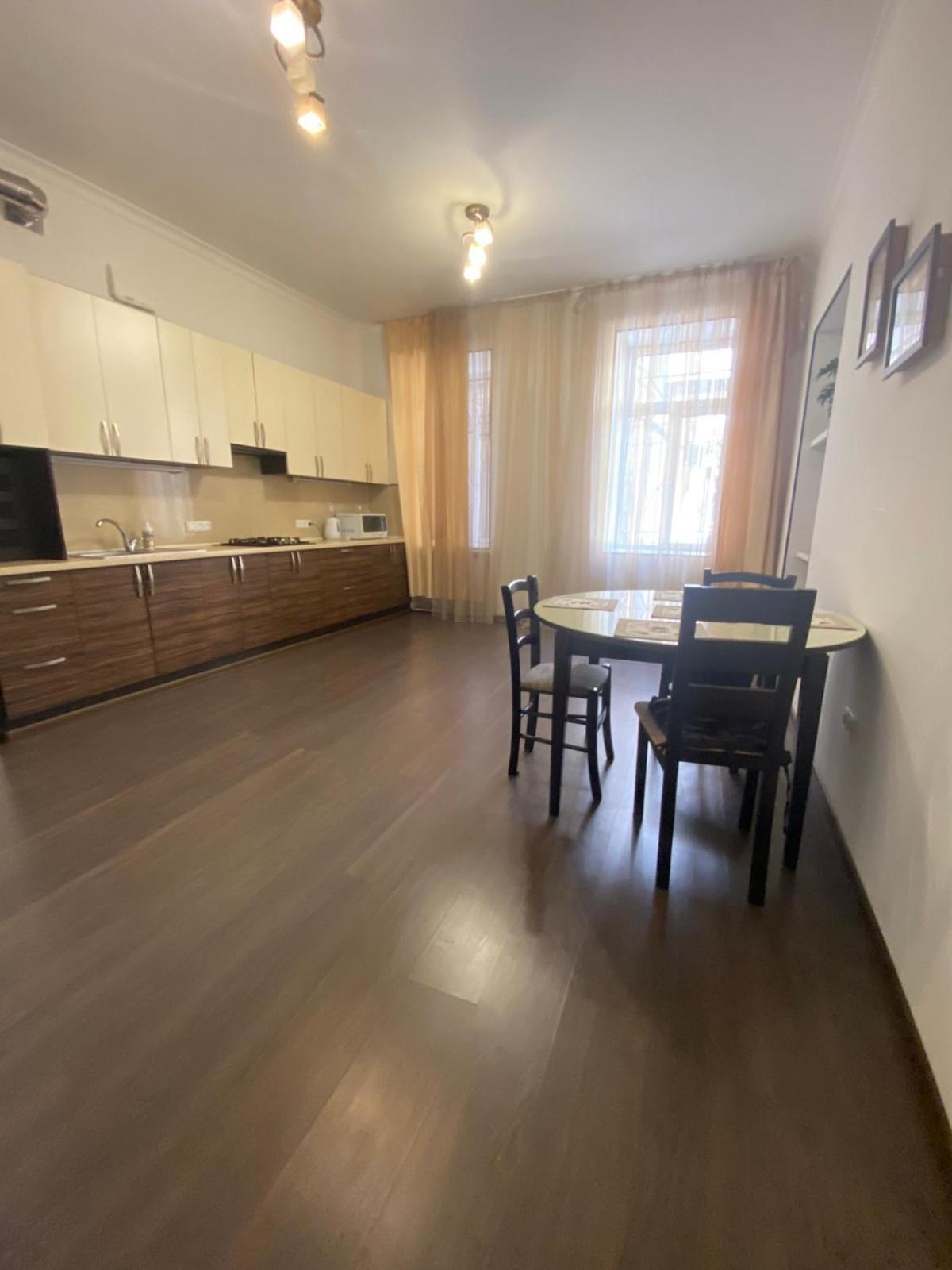 Afina Aparthotel Odessa Buitenkant foto